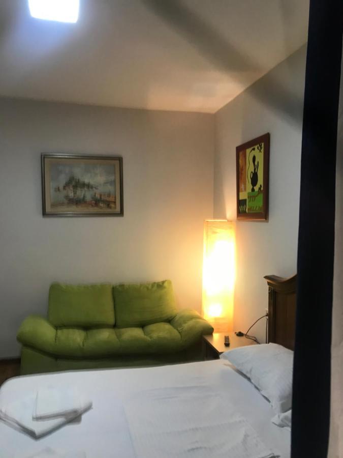 Proper House Iva Leilighet Tiranë Eksteriør bilde